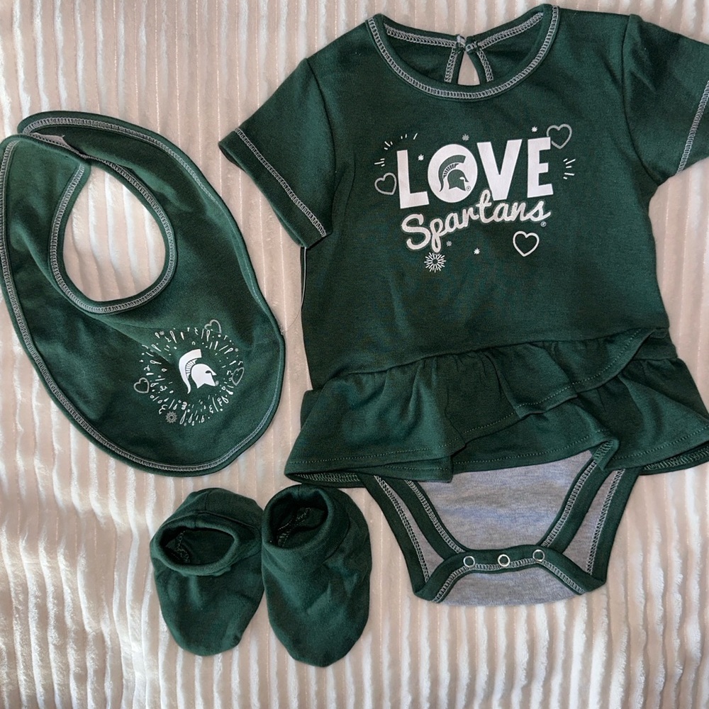Green Love Spartans Baby Outfit Set